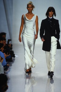 793185329_dkny-fw-1995(5).thumb.jpg.d542a05bbd6d3535d45326581d97ae40.jpg