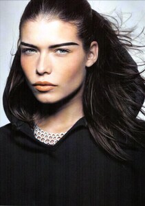 ARCHIVIO - Vogue Italia (March 2003) - The Chic Ease - 005.jpg