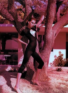 ARCHIVIO - Vogue Italia (March 2003) - The Vagaries of Fashion - 009.jpg