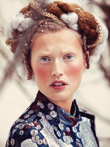 816074906_voguegermany2012dec8.thumb.jpg.84e1d0f6ea9d61bb5a84606d4f9da3b6.jpg