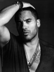 84927_achAT_Lenny_Kravitz_2009-04_vor_122_522lo.thumb.jpg.7793de5e3d38c3088052eda60c2c79fb.jpg