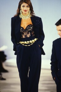 849854655_donna-karan-ss-1992(11).thumb.jpg.6d98f51b3c96d6a0192c21b675fe7d4e.jpg