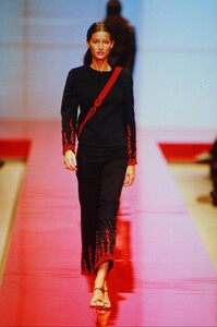 851167175_valentino-hc-fw-1999(7).thumb.jpg.d00d3aece1fa11cd3ec4ae86a503e29b.jpg