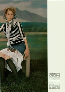 ARCHIVIO - Vogue Italia (August 2004) - Chic Sizzling Cool - 006.jpg