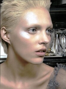 ARCHIVIO - Vogue Italia (April 2006) - Beauty - 011.jpg