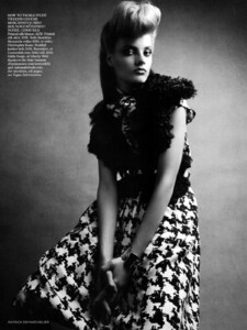 Vogue UK (September 2009) - Turn Of Tweed - 012.jpg