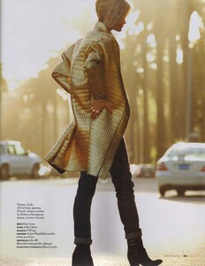 Elle Russia (November 2011) - Jennifer Pugh - 013.jpg