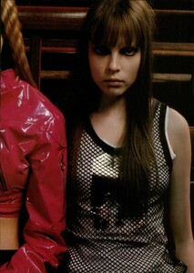 ARCHIVIO - Vogue Italia (March 2004) - Suggestions - 005.jpg