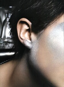 ARCHIVIO - Vogue Italia (April 2006) - Beauty - 002.jpg