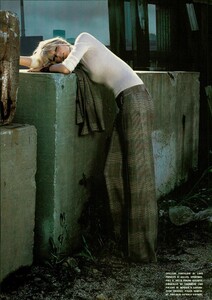 ARCHIVIO - Vogue Italia (November 2004) - Today Fall Shapes - 009.jpg