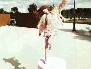 Vogue China (October 2008) - Blame It On Paris - 008.jpg