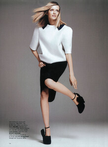 90332824_Kudacki_US_Harpers_Bazaar_June_July_2011_03.thumb.jpg.21624d490d403ce0b1b07ff9883660ab.jpg