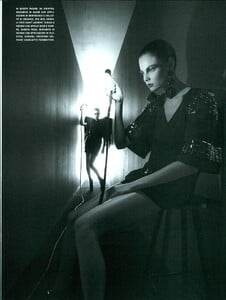 ARCHIVIO - Vogue Italia (February 2008) - Light Black - 012.jpg