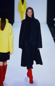 907399495_ralph-lauren-fw-1999(5).thumb.jpg.cb9e0ab0c975976ff1dc282b5e60c10b.jpg