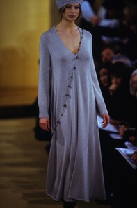 910558410_donna-karan-fw-1993(32).thumb.jpg.4a65d0eba1031270e683cd9a6406b6ab.jpg