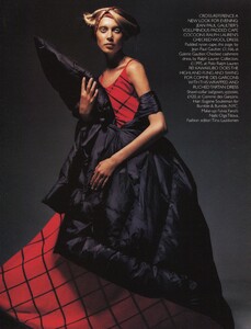 Vogue UK (September 1999) - Under Wraps - 001.jpg