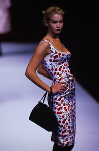 931985959_dolce-gabbana-fall-1996(15).thumb.jpg.b07a6f12384bb85cfa558c78544d83b2.jpg