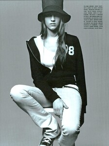 ARCHIVIO - Vogue Italia (August 2003) - Faces - 003.jpg