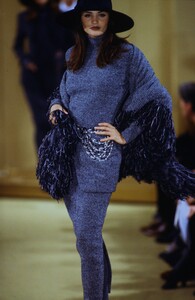 938314038_donna-karan-fw-1992(1).thumb.jpg.d1ca932da23d8bc2dd7f3ec9545db4b1.jpg