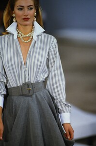 942368927_donna-karan-ss-1992(26).thumb.jpg.2e16658074d0c273ee928b0f8652a2e3.jpg