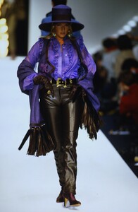 944246564_dior-fw-1993(5).thumb.jpg.633f2fa2f1a5df614f19feb1d1610ae2.jpg