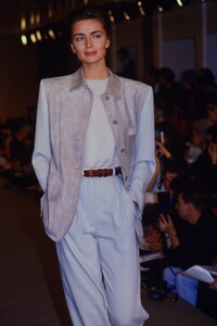 944341652_calvin-klein-ss-1990-paulina(4).thumb.jpg.c10f0413df819311c93a6dec9b77df06.jpg