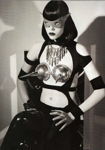 Numéro #91 (March 2008) - La Captive - 002.jpg