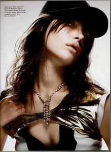 L'Officiel France #866 (June-July 2002) - Dream Team - 008.jpg
