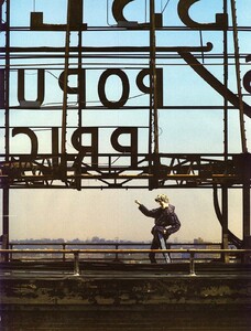 965426111_0710_VogueParis_SamouraFiction_MarkSegalph(3).thumb.jpg.a6b48e981f862bad5269bc6de80c3ff7.jpg