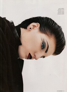 i-D #238 (December 2003) - Je Suis Venue Te Dire Que Je M'en Vais - 004.jpg