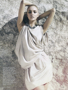 Vogue UK (March 2007) - Super Natural - 010.jpg
