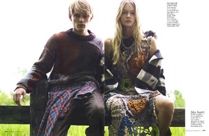 Elle Italia (November 2010) - Neo Grunge - 005.jpg