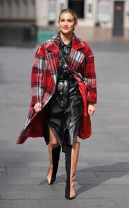        ash170420BZNimage102.jpg