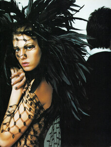 Vogue UK (December 2000) - Black Gold - 008.jpg