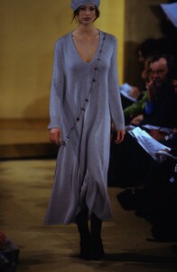 99090012_donna-karan-fw-1993(33).thumb.jpg.dbab72679bbc35e40080310827d1244d.jpg