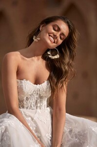 ADALYN-ML17366-STRAPLESS-SWEETHEART-NECKLINE-FULL-LENGTH-LACE-AND-TULLE-GOWN-WITH-ILLUSION-BODICE-AND-ZIP-CLOSURE-WEDDING-DRESS-MADI-LANE-BRIDAL5-533x800.jpg