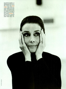AH_Meisel_Vogue_Italia_September_1991_08.thumb.png.985f9ac3d74698963f5fdfa9d8d631be.png