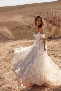 AMELIE-ML17545-LACE-AND-TULLE-GOWN-WITH-FITTED-BODICE-AND-FLOATY-TULLE-SKIRT-WITH-DETACHABLE-OFF-SHOULDER-STRAPS-WEDDING-DRESS-MADI-LANE-BRIDAL12.jpg