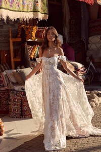 AMELIE-ML17545-LACE-AND-TULLE-GOWN-WITH-FITTED-BODICE-AND-FLOATY-TULLE-SKIRT-WITH-DETACHABLE-OFF-SHOULDER-STRAPS-WEDDING-DRESS-MADI-LANE-BRIDAL5.jpg