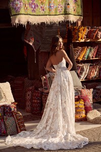 AMELIE-ML17545-LACE-AND-TULLE-GOWN-WITH-FITTED-BODICE-AND-FLOATY-TULLE-SKIRT-WITH-DETACHABLE-OFF-SHOULDER-STRAPS-WEDDING-DRESS-MADI-LANE-BRIDAL8.jpg