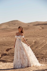 AMELIE-ML17545-LACE-AND-TULLE-GOWN-WITH-FITTED-BODICE-AND-FLOATY-TULLE-SKIRT-WITH-DETACHABLE-OFF-SHOULDER-STRAPS-WEDDING-DRESS-MADI-LANE-BRIDAL9.jpg