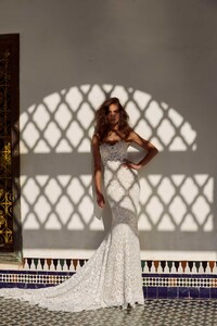 ANDIE-ML17655-FULL-LACE-FITTED-GOWN-WITH-SWEETHEART-NECKLINE-AND-DETACHABLE-OFF-SHOULDER-STRAPS-WEDDING-DRESS-MADI-LANE-BRIDAL5.jpg