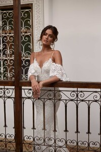 ARWEN-ML17488-FULL-LACE-FITTED-GOWN-WITH-SPAGHETTI-STRAPS-AND-DETACHABLE-OFF-SHOULDER-FLUTTER-SLEEVES-WEDDING-DRESS-MADI-LANE-BRIDAL1.thumb.jpg.0b0a57dfc0b9c52d25044724cc918352.jpg