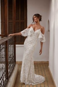ARWEN-ML17488-FULL-LACE-FITTED-GOWN-WITH-SPAGHETTI-STRAPS-AND-DETACHABLE-OFF-SHOULDER-FLUTTER-SLEEVES-WEDDING-DRESS-MADI-LANE-BRIDAL2.thumb.jpg.02bb88a2d7a8f8aa4c29ffddca92af85.jpg