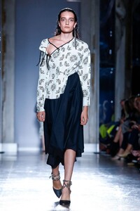 Act-N_1-Men-Women-RTW-SS19-Milan-4959-1537554889.thumb.jpg.199f5007ecf3a4e85830f0e3f886ab08.jpg