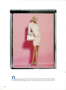 Barbie_Comte_Vogue_Italia_April_1994_05.thumb.png.ff300f5efd6ef3232c44eee3680f09c7.png
