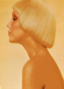 Bellezza_Vogue_Italia_March_1972_01.thumb.png.174898b58545e1ce07cd5add2df6bd51.png