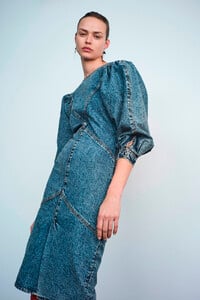 Birgit-Kos-Bibi-Cornejo-Borthwick-Isabel-Marant-Pre-Fall-2020-LookBook-24.thumb.jpg.e1127c51b79ea4617b6dfb2771883195.jpg