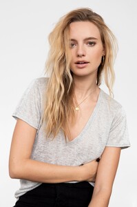 CARA_LIGHT_GREY_1.jpg