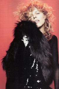 EVA_HERZIGOVA_002.thumb.jpg.132466e12d529172d42fdee82b0e38cc.jpg